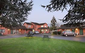 Pavilion Motel & Conference Centre